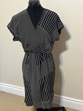 MADEWELL Faux Wrap Dress Cap Sleeves V Neck